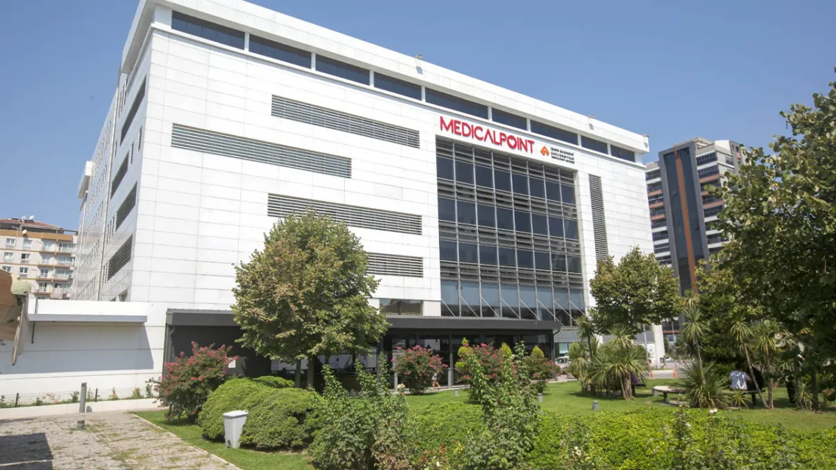 İEÜ Medical Point Hastanesi, Türkiye’nin Altın Markası seçildi haberinin görseli