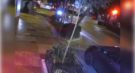 İzmir haber: Konak'ta motosiklet yayaya çarptı