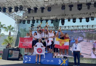 İzmir’in Cumhuriyet kadınları, triatlon’a damga vurdu