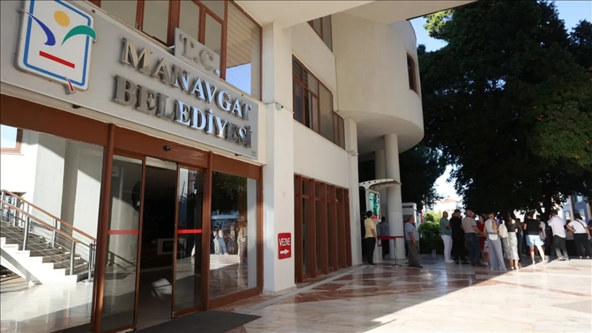 Manavgat Belediyesi'nde yolsuzluk operasyonu: 3 şüpheli tutuklandı haberinin görseli
