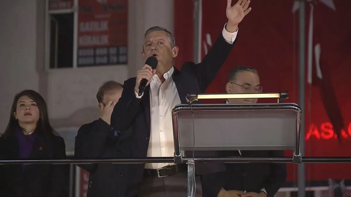 Özgür Özel'den bahis iddiası: İzmir'deki Göztepe maçına Kıbrıs’tan 5.5 milyonluk bahis oynanmış haberinin görseli