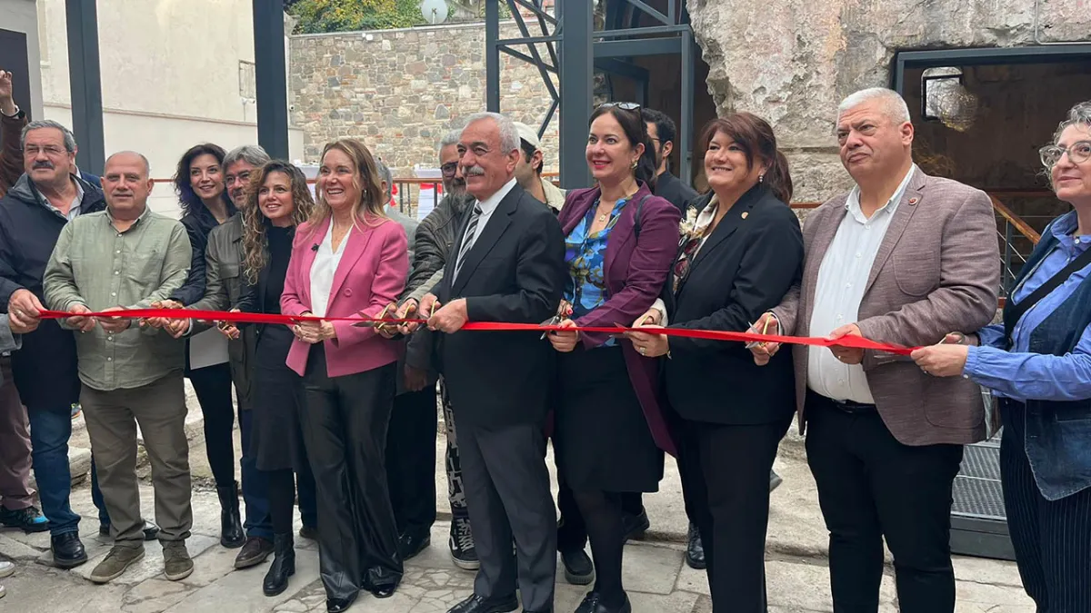 Tarihi Kıllıoğlu Hamamınında Modern sergi  haberinin görseli