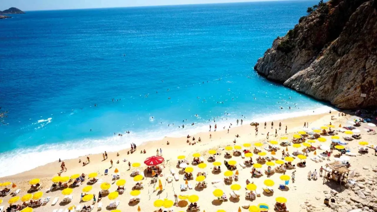 Türkiye'nin turizm geliri 2025'te 50 milyar doları geçti haberinin görseli