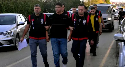 Adana'da lise öğrencilerine parkta kanlı tuzak! Fotoğraf sorusuyla başladı, bıçaklar çekildi