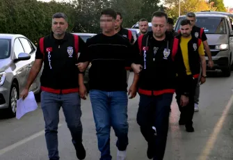 Adana'da lise öğrencilerine parkta kanlı tuzak! Fotoğraf sorusuyla başladı, bıçaklar çekildi