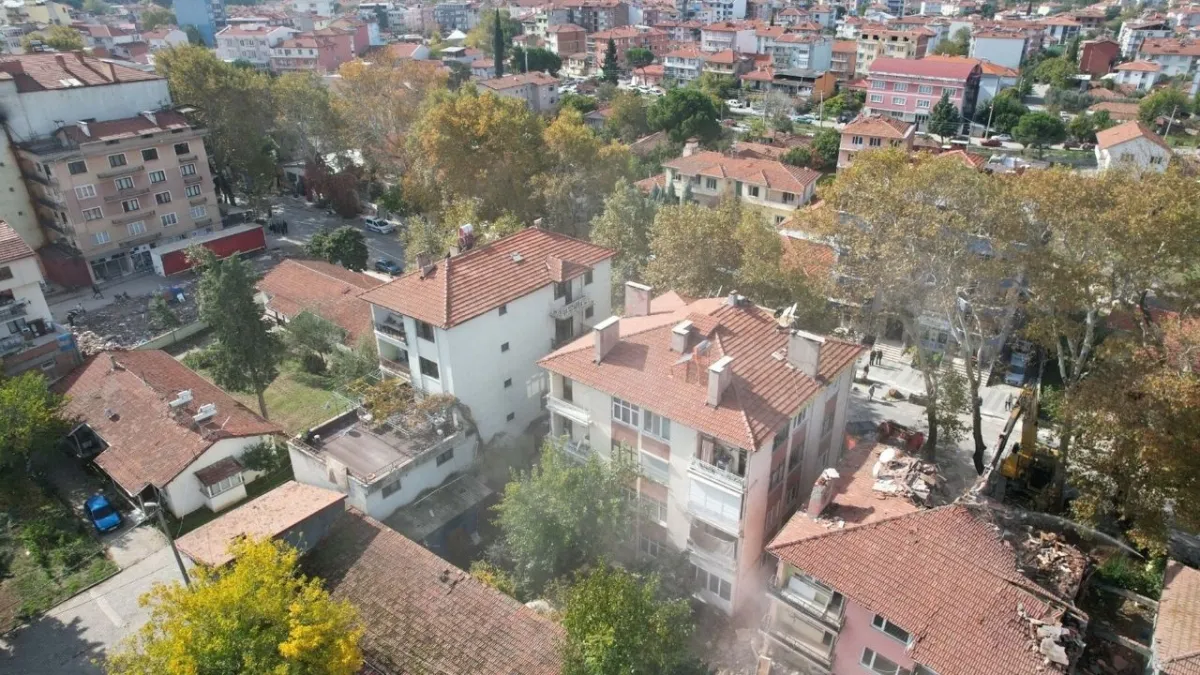 Balıkesir'de deprem fırtınası: Korku nedeniyle kimse dükkanına uğrayamıyor! haberinin görseli