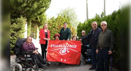 Çeşme Belediyesi Alaçatı Ek Hizmet Binası Kırmızı Bayrak Ödülü aldı