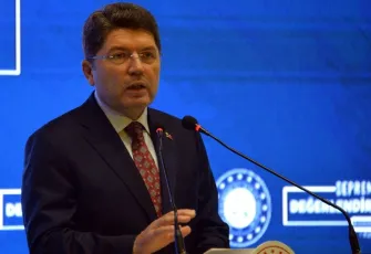 Deprem davalarında kritik gelişme: Bakan Tunç, bilirkişi raporlarındaki farklı görüşleri açıkladı!