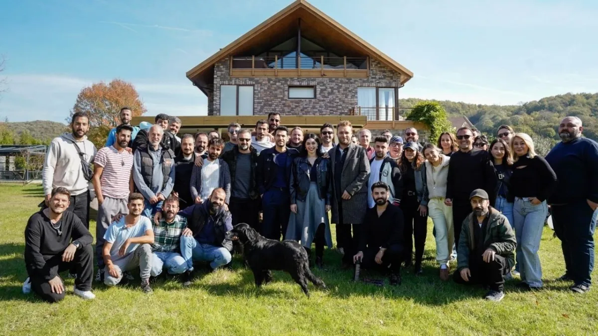 Güller ve Günahlar'ın setinden büyük sürpriz! haberinin görseli