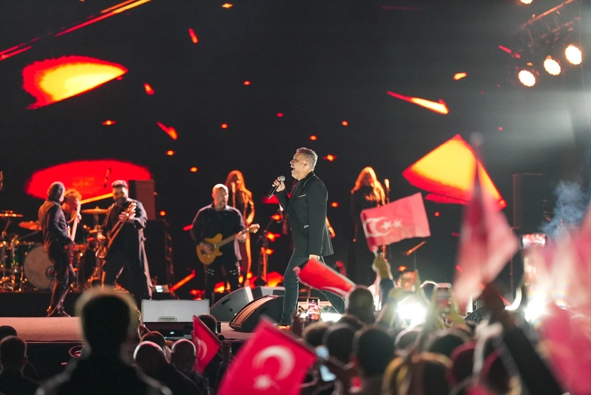 İzmir’de Kültür Yolu Festivali: Cumhuriyet’in 102. Yılına Sanat Dolu Kutlama başlıklı video haberin görseli