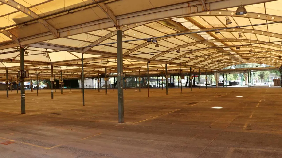 İzmir’de pazarcılardan tekstil fuarına karşı nöbet haberinin görseli