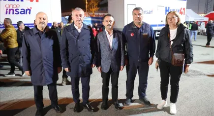 Kocaeli’de çöken apartman bölgesinde incelemeler sürüyor: 252 kişi tahliye edildi