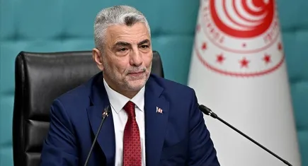 Zorlu şartlara rağmen rekor: Türkiye ihracatı hedefini nasıl aştı? Bakan Bolat'tan kritik açıklamalar!
