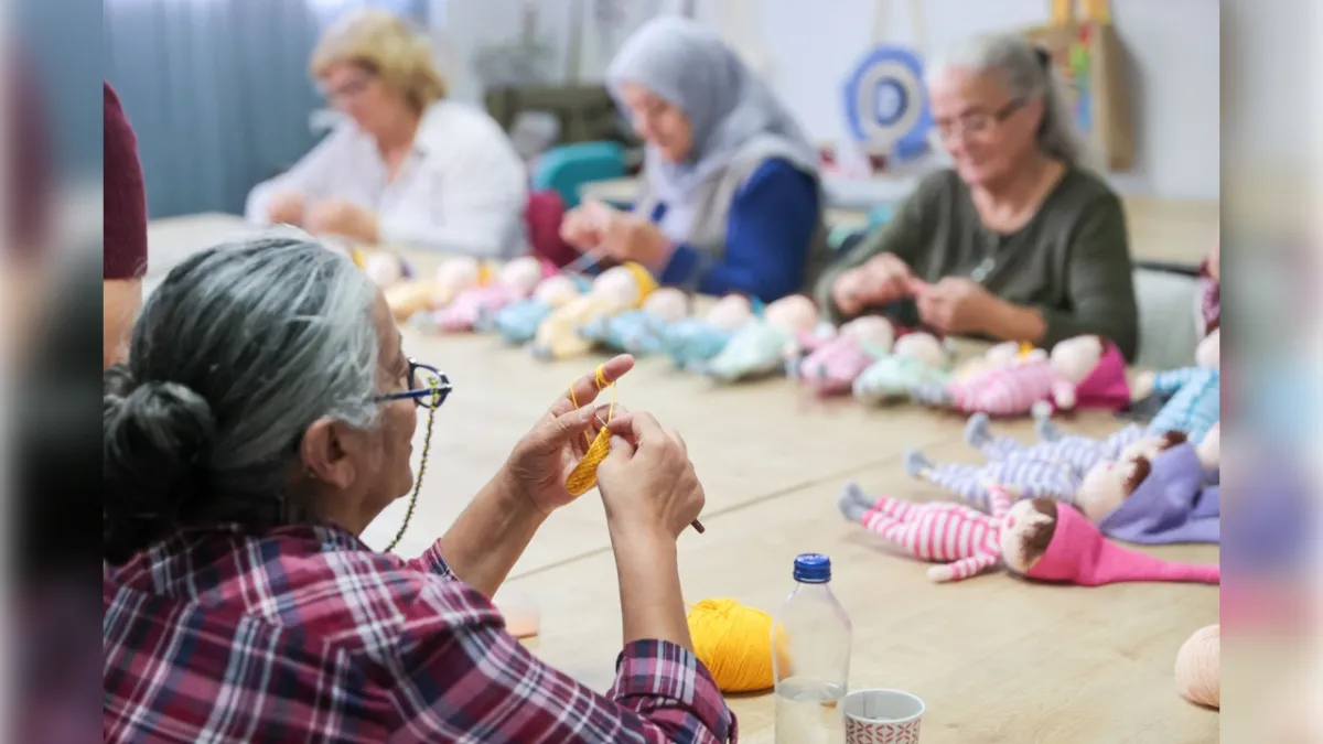 Buca Belediyesi lösemiyle mücadele eden minikleri unutmadı  haberinin görseli