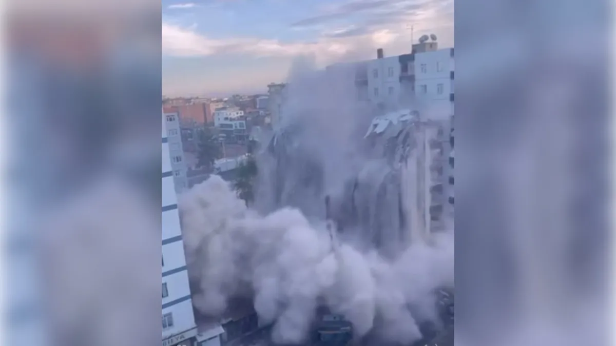Diyarbakır’da 8 katlı bina yıkım sırasında çöktü haberinin görseli