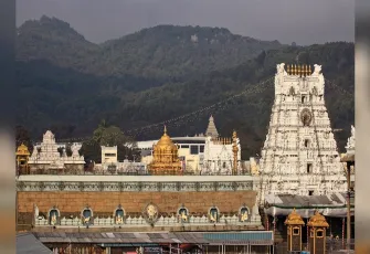 Hindistan’daki tapınakta izdiham: 12 kişi yaşamını yitirdi