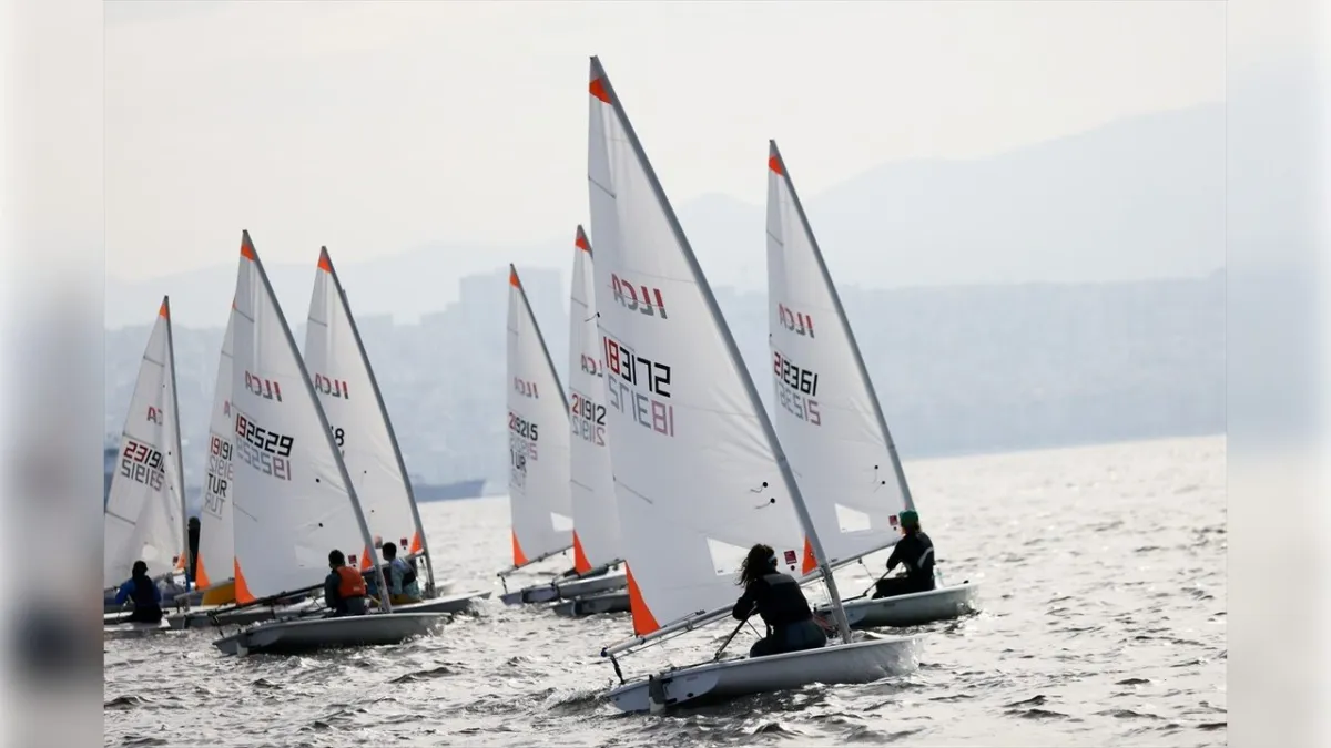 İzmir’de 29 Ekim Cumhuriyet Kupası Yelken Yarışları tamamlandı haberinin görseli
