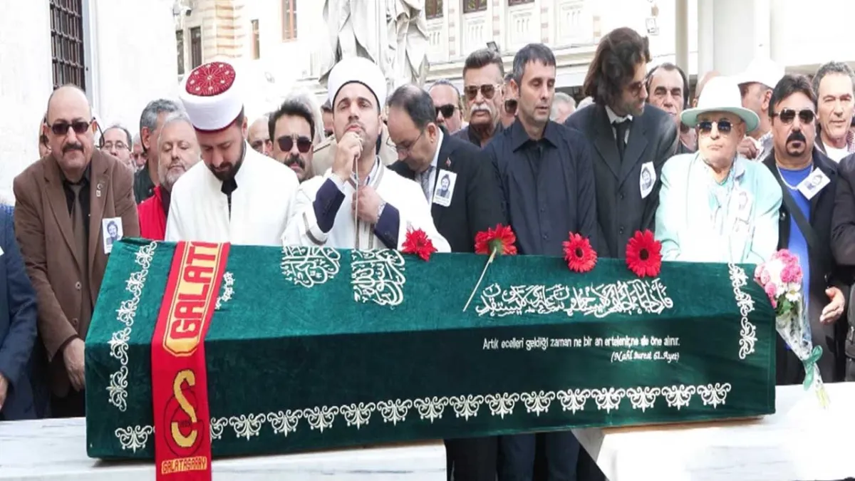 Sanatçı Engin Çağlar son yolculuğuna uğurlandı haberinin görseli