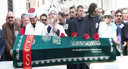 Sanatçı Engin Çağlar son yolculuğuna uğurlandı