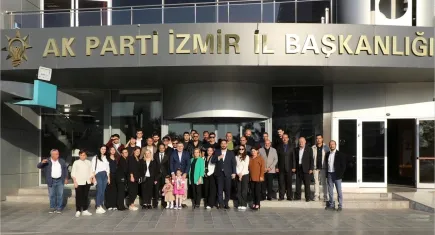AK Parti İzmir İl Başkanı Saygılı’dan Türkmen Vatandaşlara Rozet Töreni