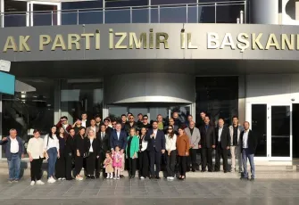 AK Parti İzmir İl Başkanı Saygılı’dan Türkmen Vatandaşlara Rozet Töreni