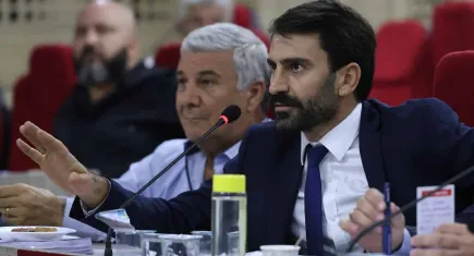 AK Partili Kişili’den Başkan Tugay’a tepki: İzmir en kara zamanlarını yaşıyor