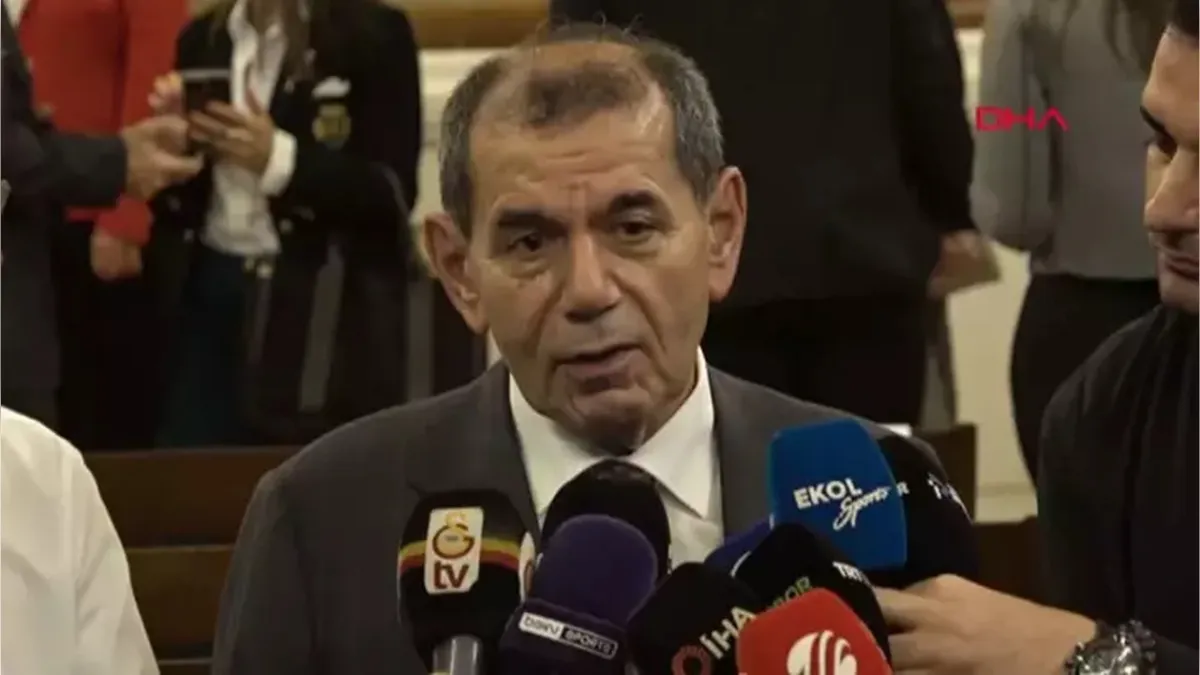 Dursun Aydın Özbek'e Frankofon kişiliği ödülü haberinin görseli