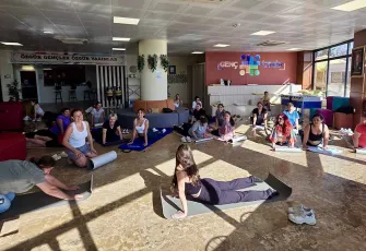İzmirli gençler ‘Yoga Saati’nde buluştu