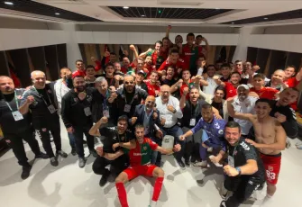 Kaf-Kaf, liderliği bırakmıyor