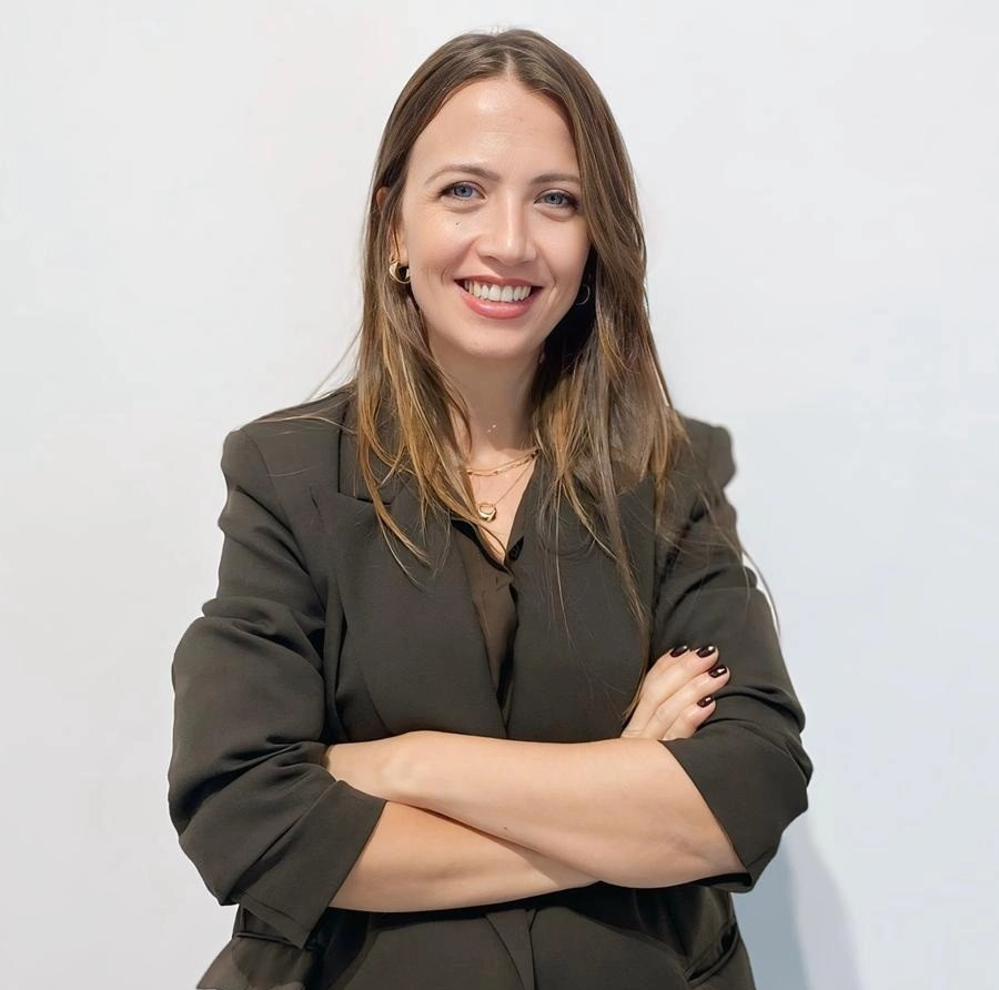 Merve Aydoğanlar adlı yazarın resmi