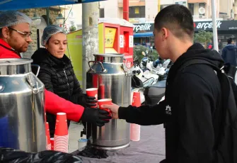 Ödemiş Belediyesi’nden sıcak çorba ikramı
