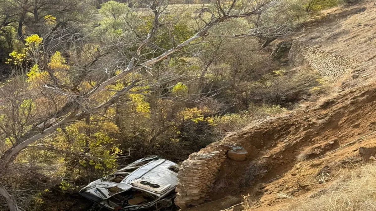 Öğrenci servisi, uçuruma yuvarlandı: Çok sayıda öğrenci yaralandı! haberinin görseli