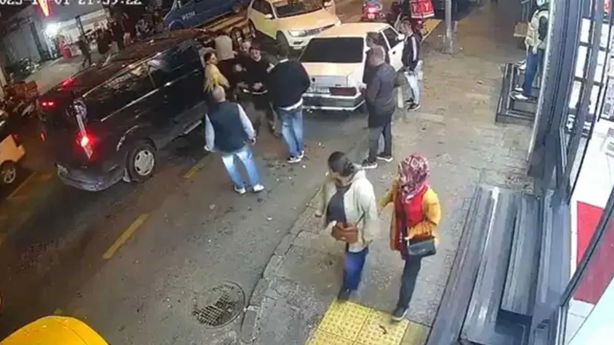 Sosyal medya fenomenine silahlı saldırı: Trafik tartışması kanlı bitti haberinin görseli