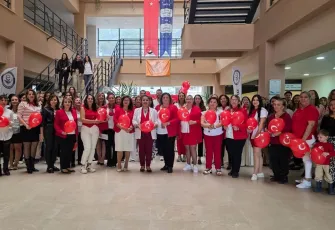 Ege Üniversitesinde balonlar cumhuriyet için havalandı