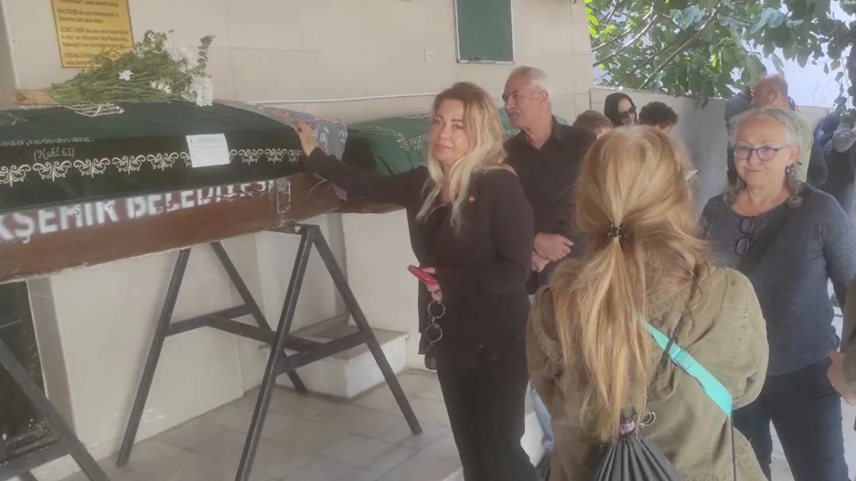 Gazeteci Ümit Alemdaroğlu son yolculuğuna uğurlandı haberinin görseli