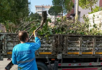 Gaziemir’de bahçe atıkları randevulu sistemle adresten alınıyor