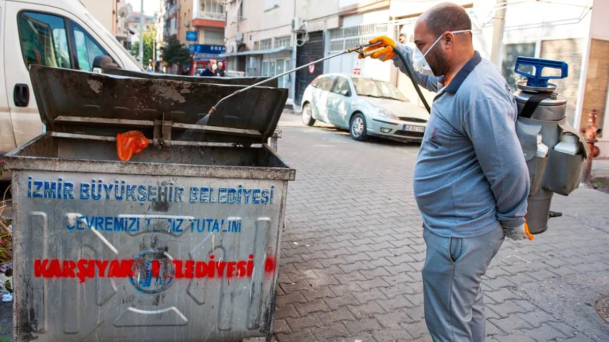 Karşıyaka’da haşerelere karşı yoğun mücadele başladı haberinin görseli
