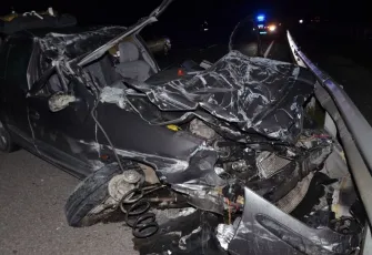 Kütahya’da feci kaza! Otomobil tıra arkadan çarptı: Sürücü olay yerinde hayatını kaybetti