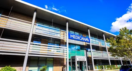 Medicana İngiltere açıldı, Romanya için imzalar atıldı