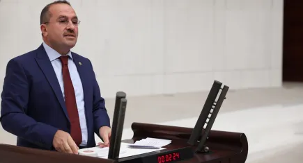 AK Partili Kırkpınar’dan Büyükşehir’e Sayıştay tepkisi: 7 yılda İzmir’in 10 milyar TL’si buhar oldu