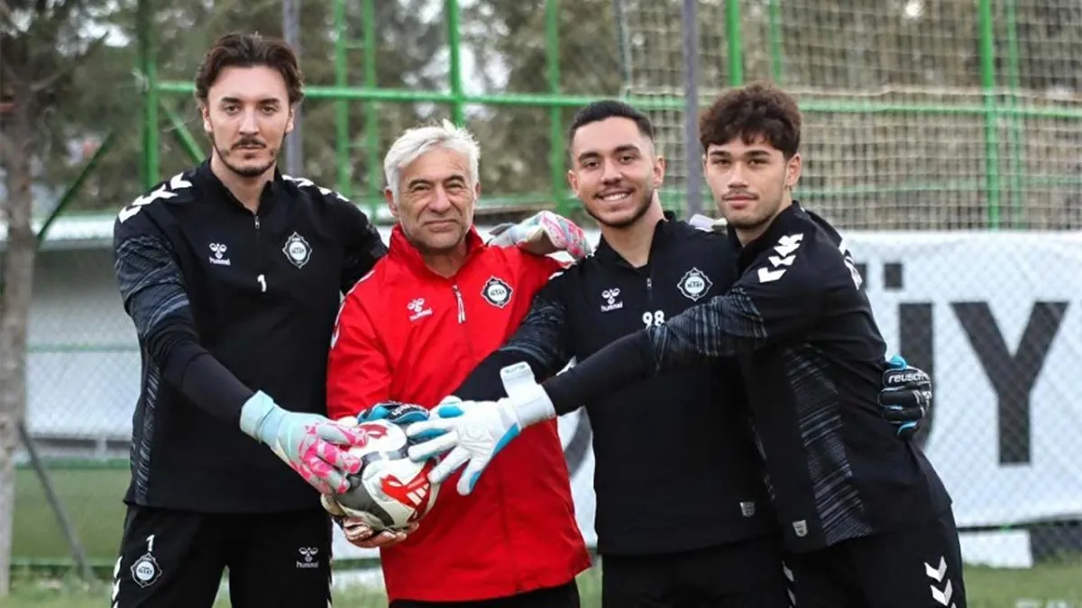 Altay’da 3 kaleci forma giydi haberinin görseli