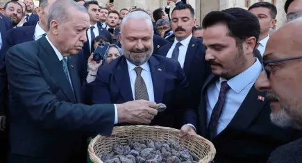 Başkan Pehlivan’dan Ankara’da: Cumhurbaşkanı Erdoğan’a Bozalan İnciri armağan etti