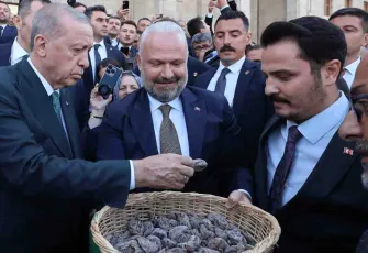 Başkan Pehlivan’dan Ankara’da: Cumhurbaşkanı Erdoğan’a Bozalan İnciri armağan etti
