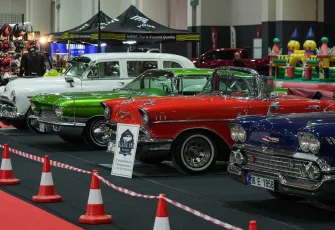 İzmir'de Motorlu Araçlar Fuarı kapılarını açtı