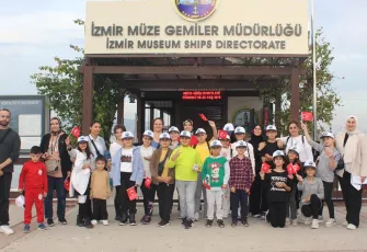 İzmir’de öğrenciler dil becerilerini gezerek pekiştiriyor