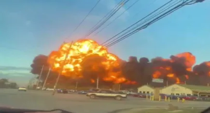 Kargo uçağı yerleşim yerine düştü: Çok sayıda ölü ve yaralı var!