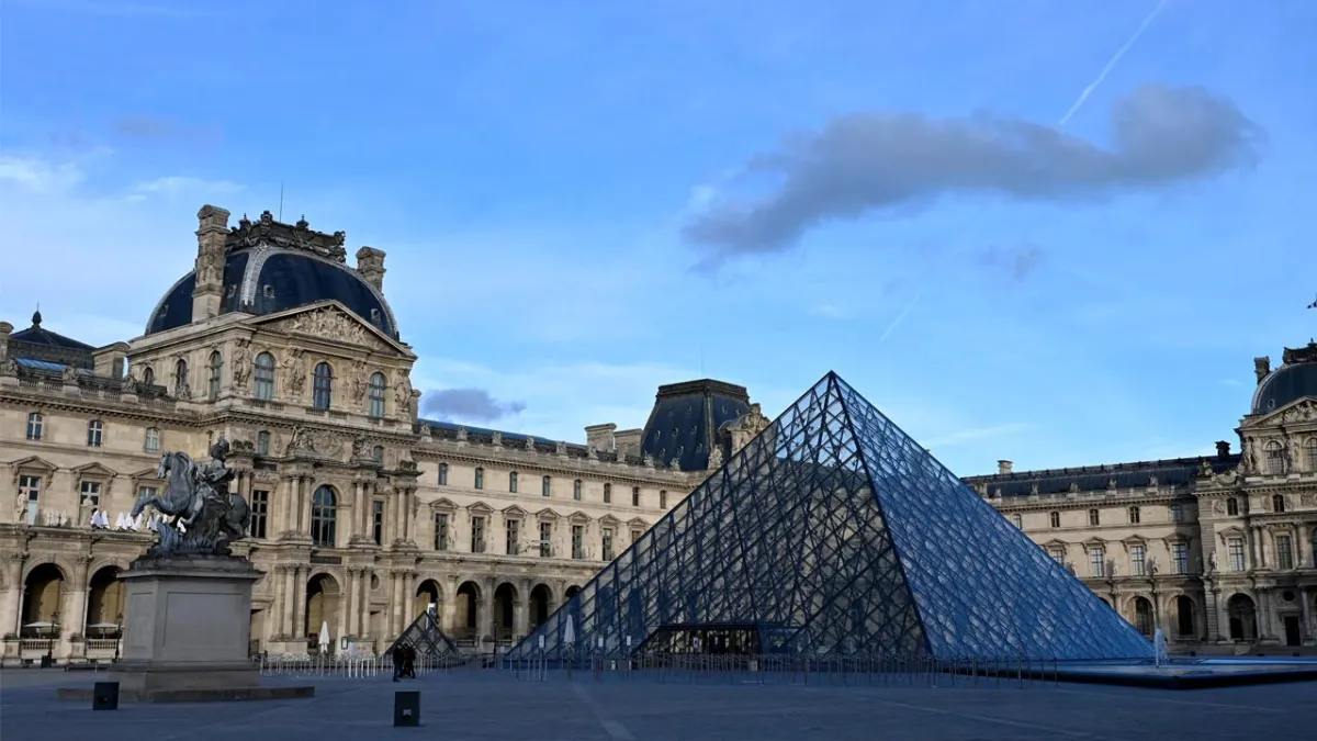 Louvre soygununda çarpıcı detay: Soygunculardan biri YouTuber çıktı haberinin görseli