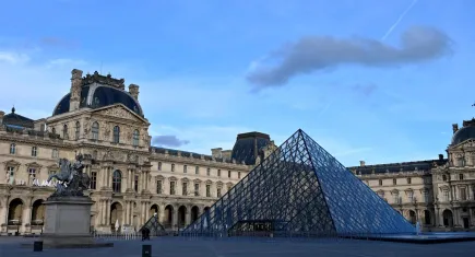 Louvre soygununda çarpıcı detay: Soygunculardan biri YouTuber çıktı
