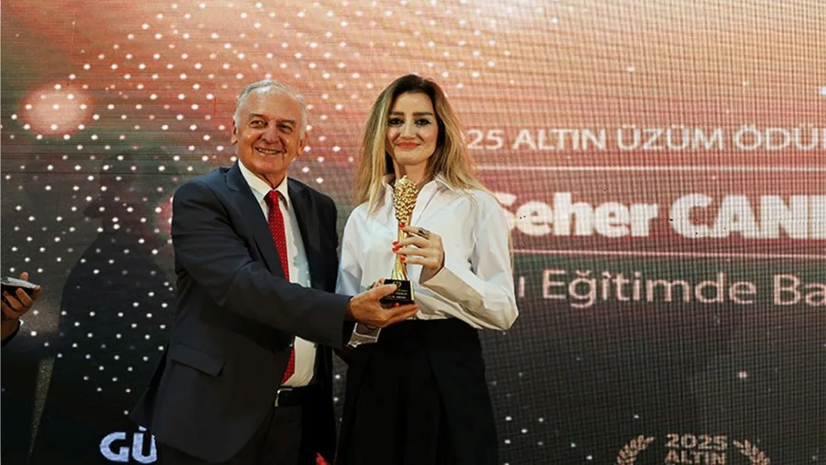 Altın Üzüm Ödülleri 2025: Eğitimde Başarı Ödülü Dr. Seher Canerler’e Verildi haberinin görseli