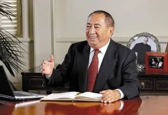 “AVM’lerin babası” Hüseyin Bayraktar hayatını kaybetti: Türkiye’nin alışveriş kültürünü değiştiren isim 89 yaşında vefat etti